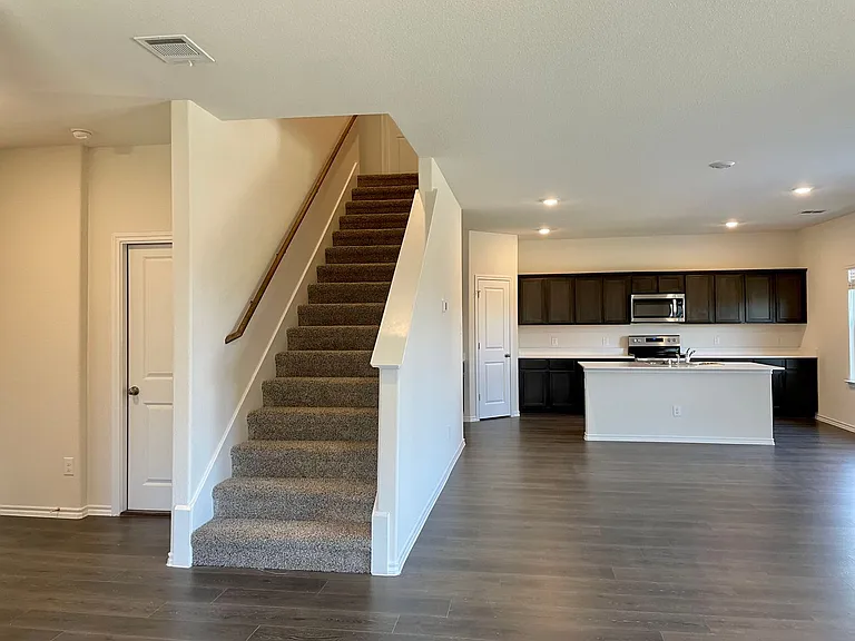 3205 Sweetwater Way — Photo 4