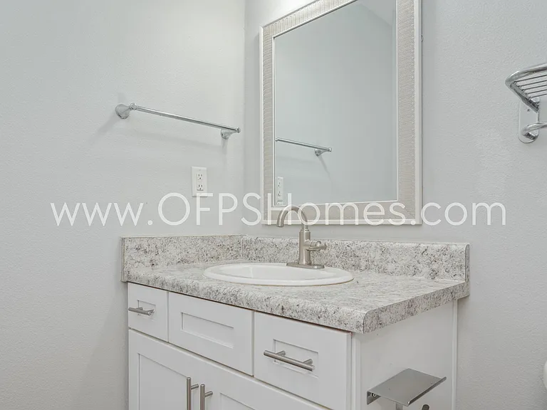 824 Valley Rd — Photo 23
