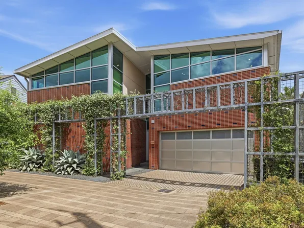 2424 White Oak Dr, Houston, TX 77009