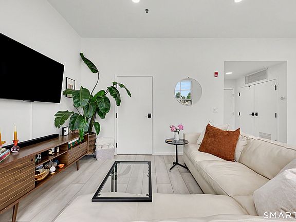 5th image of 10 Ann Street #301