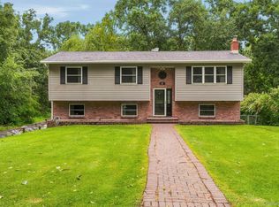 2 Netherwood Drive, Salt Point, NY 12578
