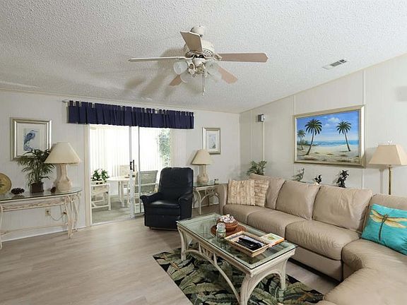 4th image of 801 Sapodilla Dr