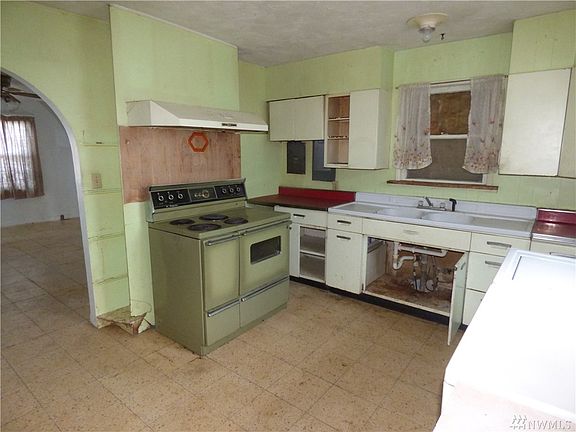 5th image of 724 2nd Ave S
