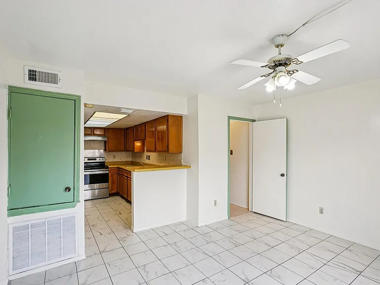 8379 La Roche Ln — Photo 8