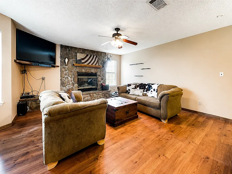 5880 V V Jones Rd — Photo 4