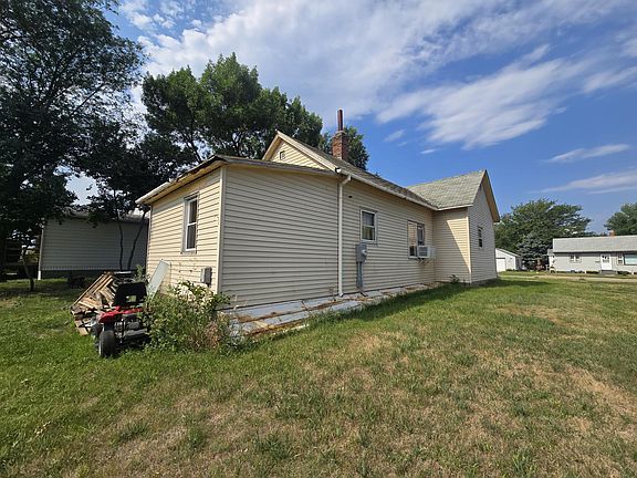 5th image of 128 E 2nd Ave