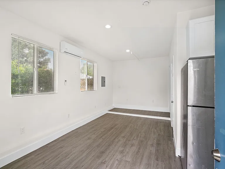 5905 Whitnall Hwy #8 — Photo 6