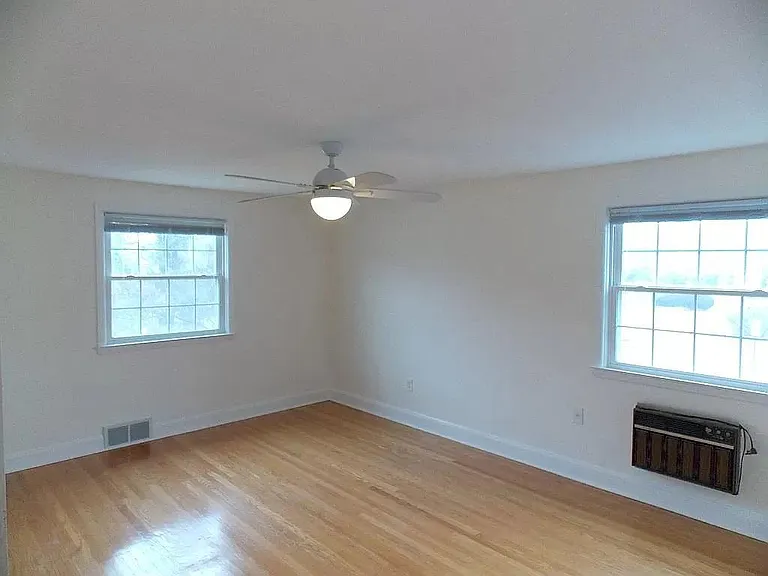 200 Grandview Rd — Photo 2