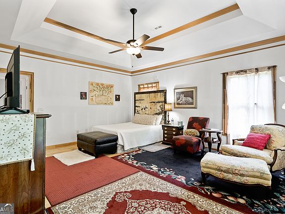 5th image of 286 Killarney Way