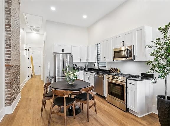 3rd image of 2721 Peniston St