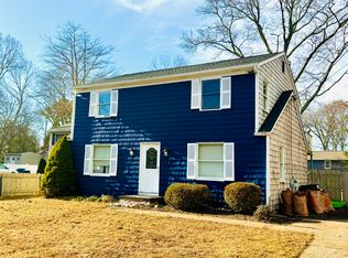 22 Huckleberry Trl, Narragansett, RI 02882