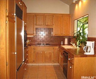 3rd image of 2704 Sherwood Ave #A