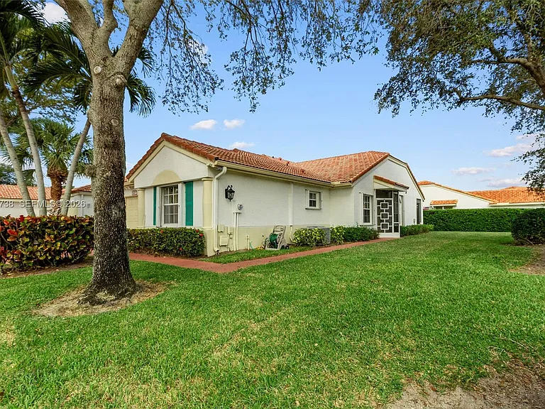 6207 Floral Lakes Dr — Photo 18