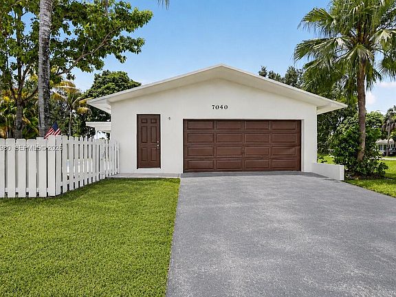 4th image of 7040 NW 8th Ct
