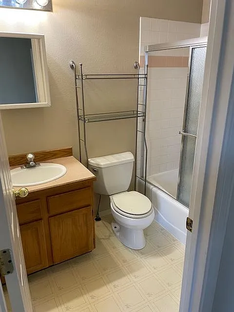 3 bed, 1200 sqft, $1,800 — Photo 4
