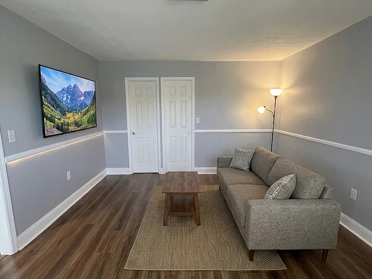 8381 NW 28th Pl — Photo 3