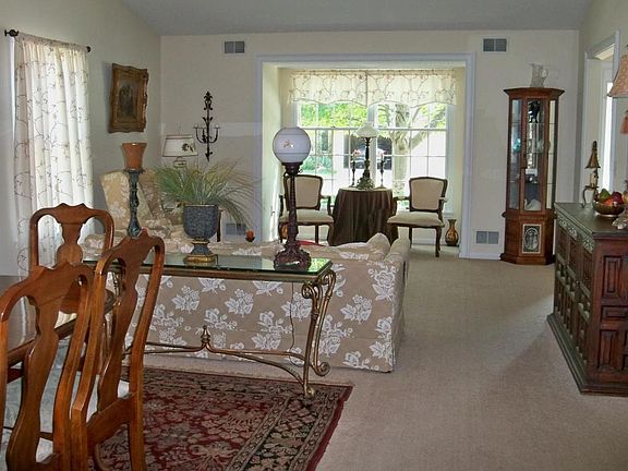 5th image of 2258 S Chanticleer Ct