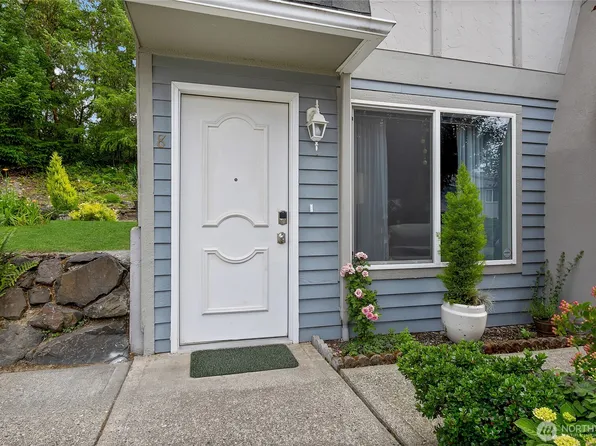 8309 Cirque Drive W #8, University Place, WA 98467
