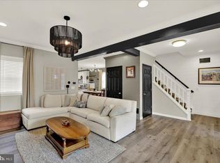 18 E Maple St, Cleona, PA 17042