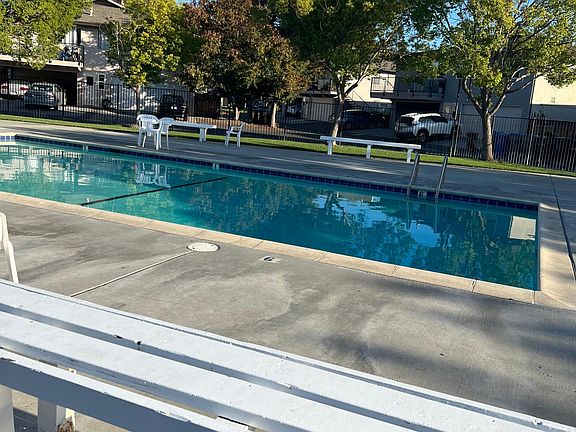 5th image of 1338 Branham Ln Unit 2