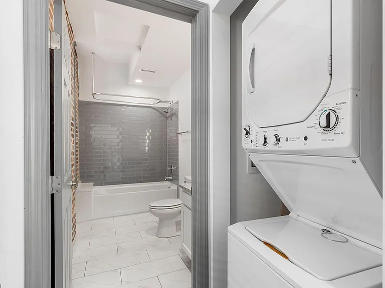 218 E Main St #3A — Photo 5