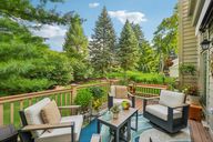 Huntington Dr-L2708-046