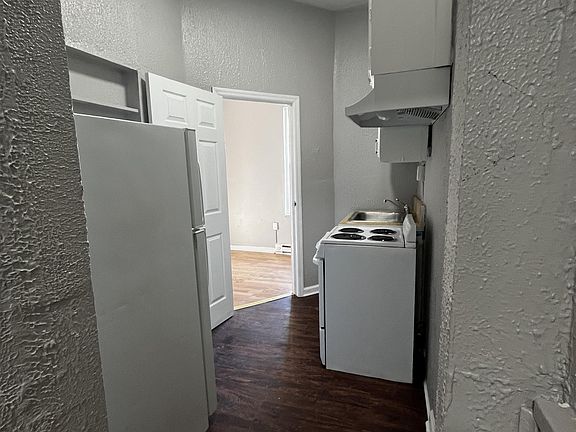 3rd image of 526 W Lehigh Ave #2