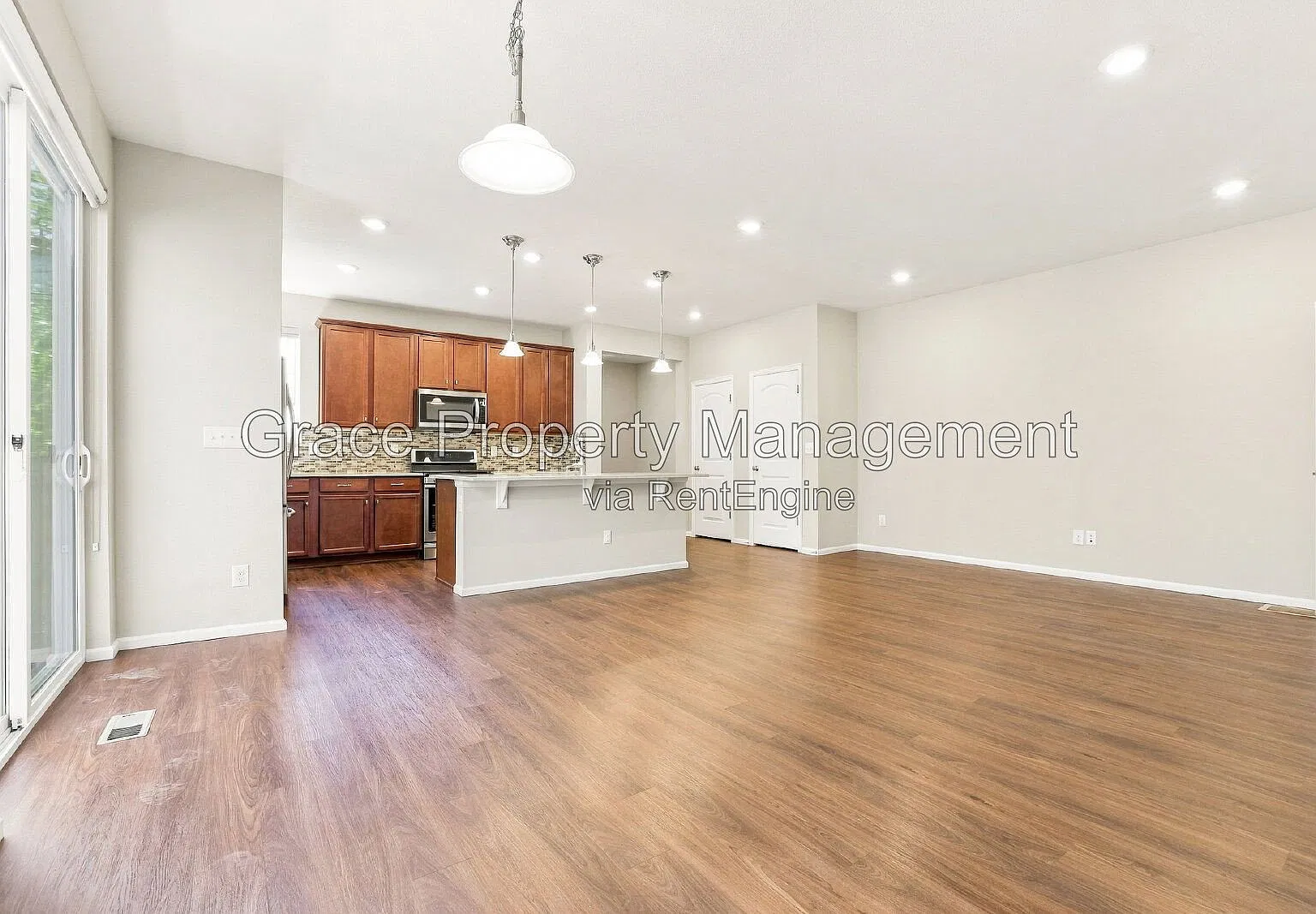 3 bed, 2.5 bath, 1698 sqft, $2,845 — Photo 4