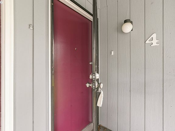 4th image of 10000 SW Hall Blvd APT 4