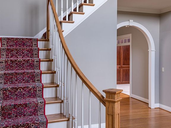 3rd image of 4837 Chelmsbury Ln