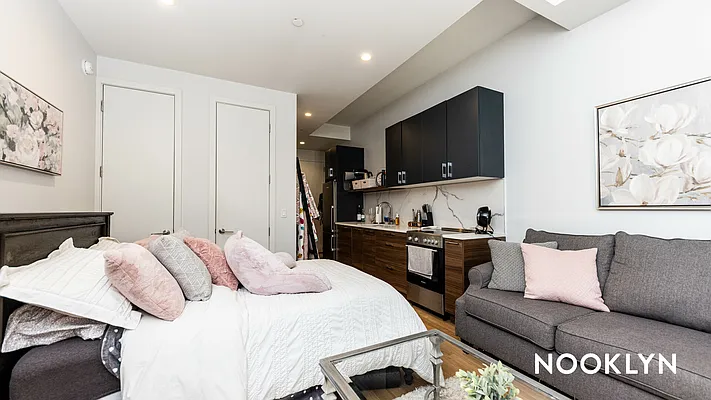 Rented by Nooklyn NYC LLC | media 52