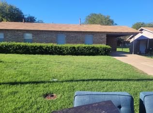 663 W Oak St, Stephenville, TX 76401