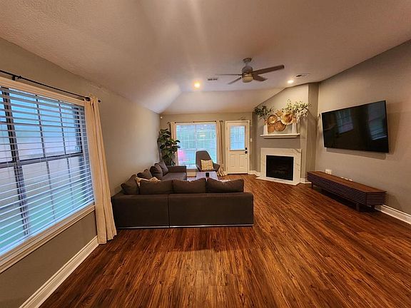 3rd image of 8303 Cienna Dr