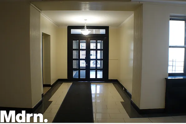 Rented by Mdrn Residential | media 9