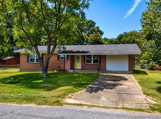 119 N Pine St, Mineral Springs, AR 71851