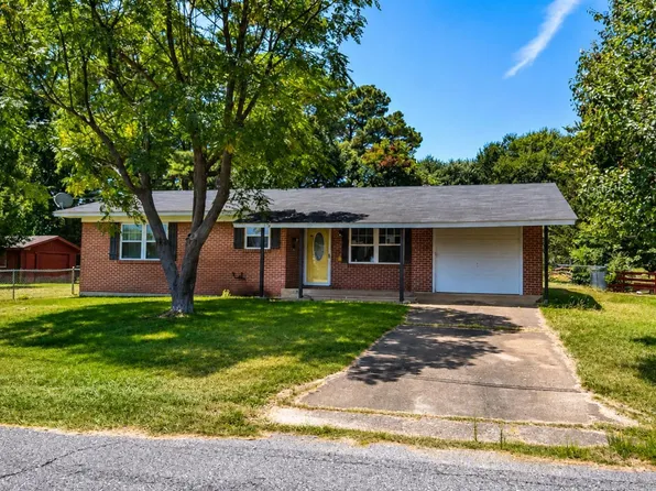 119 N Pine St, Mineral Springs, AR 71851