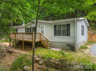 590 Hutch Mountain Rd, Fletcher, NC 28732
