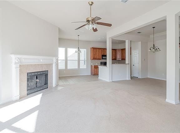 5th image of 2704 Kennedy Dr