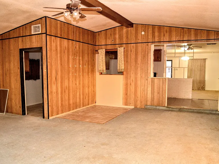 2807 Vanda Ave — Photo 3