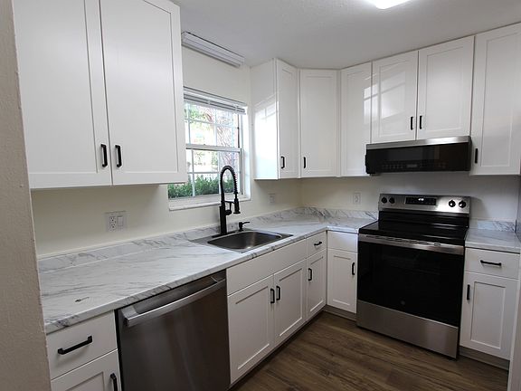 4th image of 2401 Gregory Dr