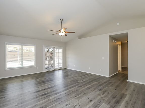 3rd image of 814 N Sailors Way