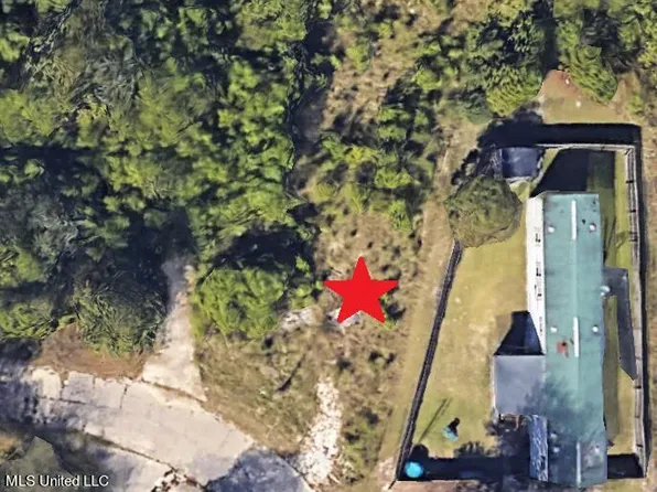 10019 Quail Way, Bay Saint Louis, MS 39520