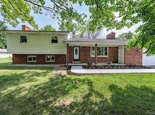 4425 Krafft Rd, Fort Gratiot, MI 48059