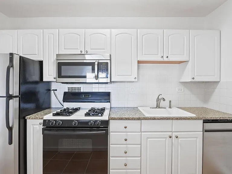 8 Whittier Pl #21G — Photo 13