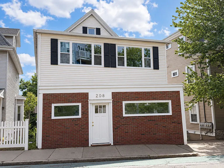 208 Summer St #A — Photo 7