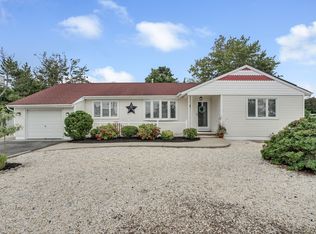 11 Cove Dr, Bayville, NJ 08721