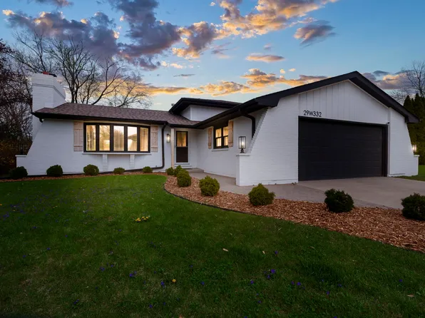 29W332 Mark Dr, Naperville, IL 60564