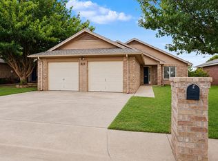 805 S 23rd St, Slaton, TX 79364