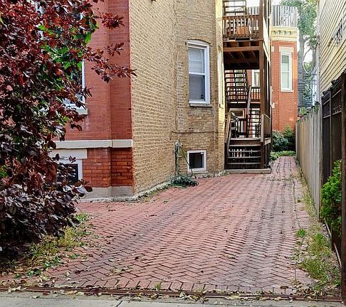 5th image of 1311 N Damen Ave