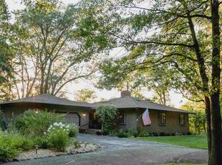 2251 River Bend Rd, Plover, WI 54467